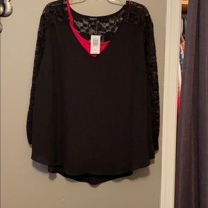 New torrid blouse with lace sleeves